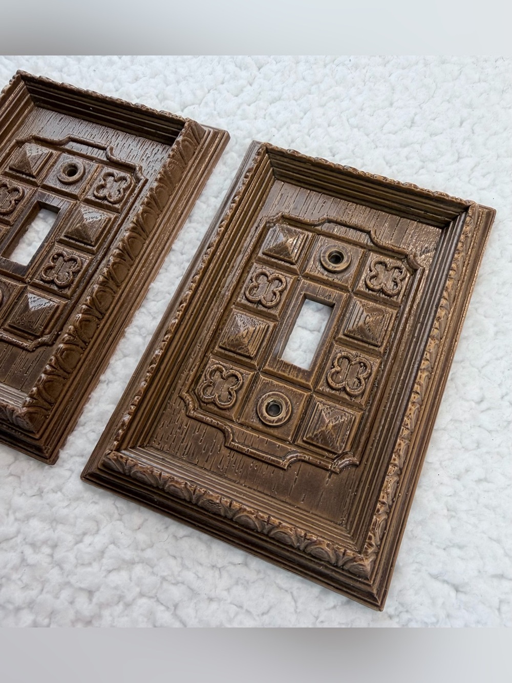 (VTG) AMERTAC • 2-Piece Brown Faux Wood Decorative Light Switch Cover Plates, OS - Picture 4 of 13